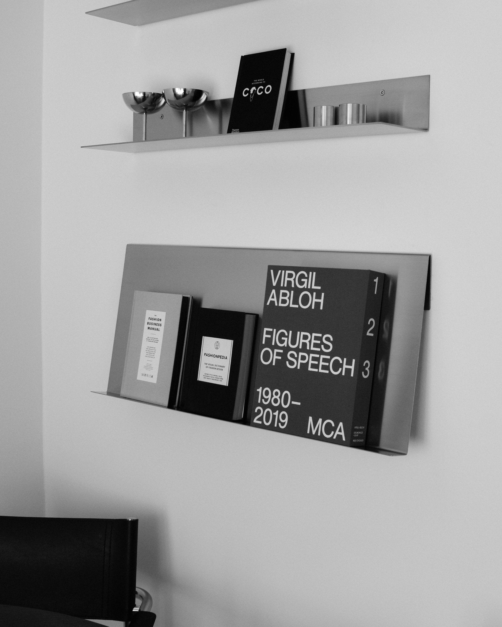 STAHLREGAL SKAGEN & ZEITSCHRIFTENHALTER BODØ – SET – Acier Studio