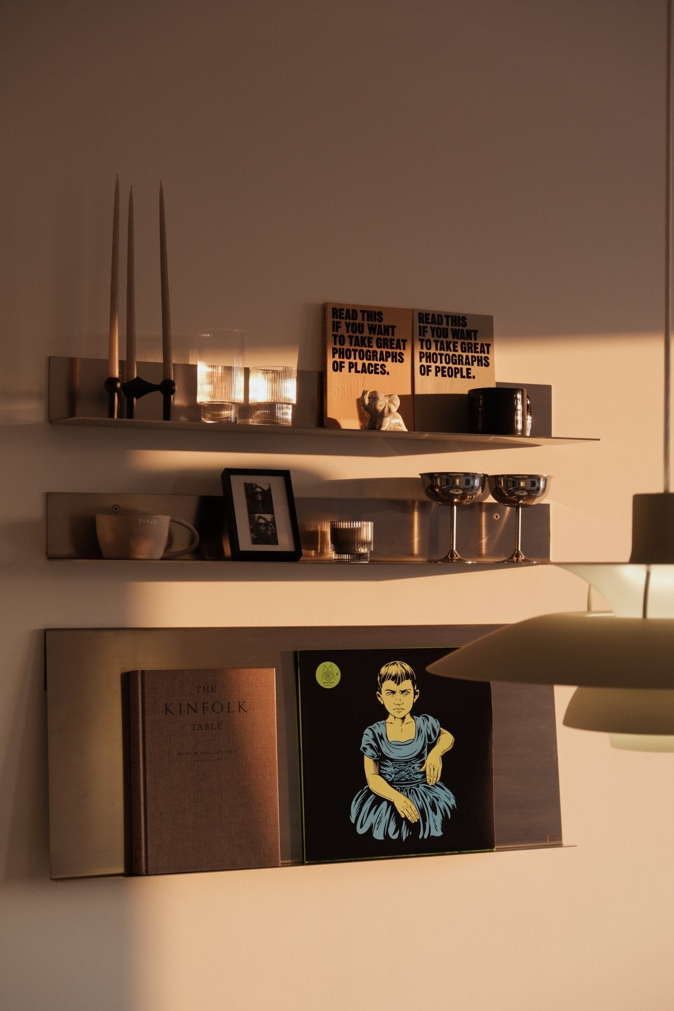 STAHLREGAL SKAGEN & ZEITSCHRIFTENHALTER BODØ – SET – Acier Studio