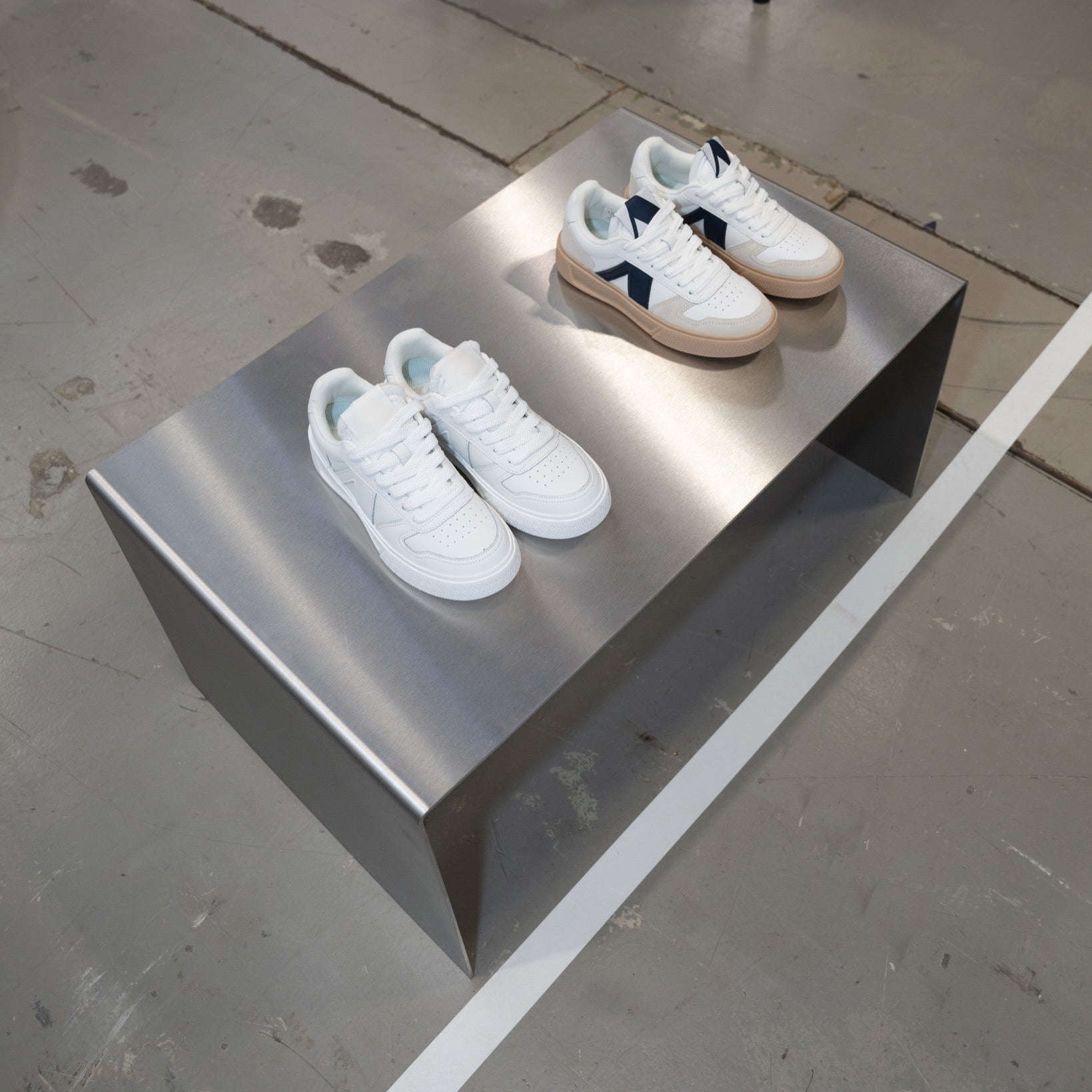 SOFATISCH AUS STAHL COPENHAGEN - Acier Studio